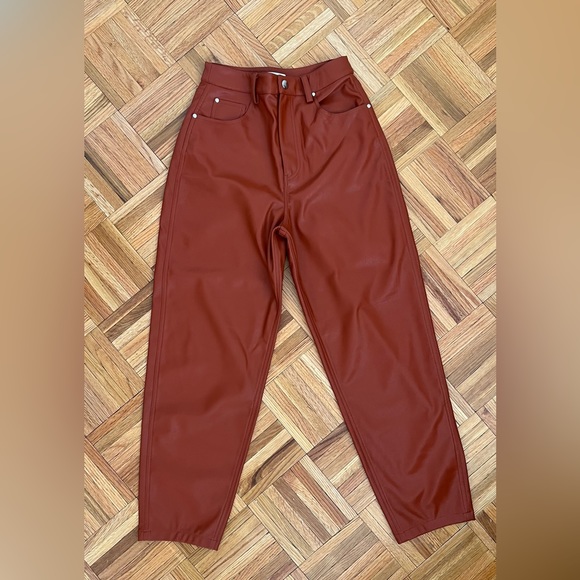 WEWOREWHAT “Dani” Faux Leather pant - Picture 4 of 4